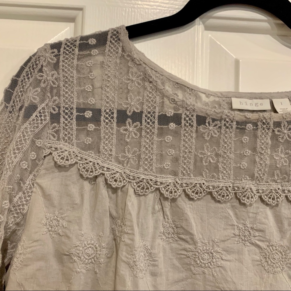 Hinge grey top